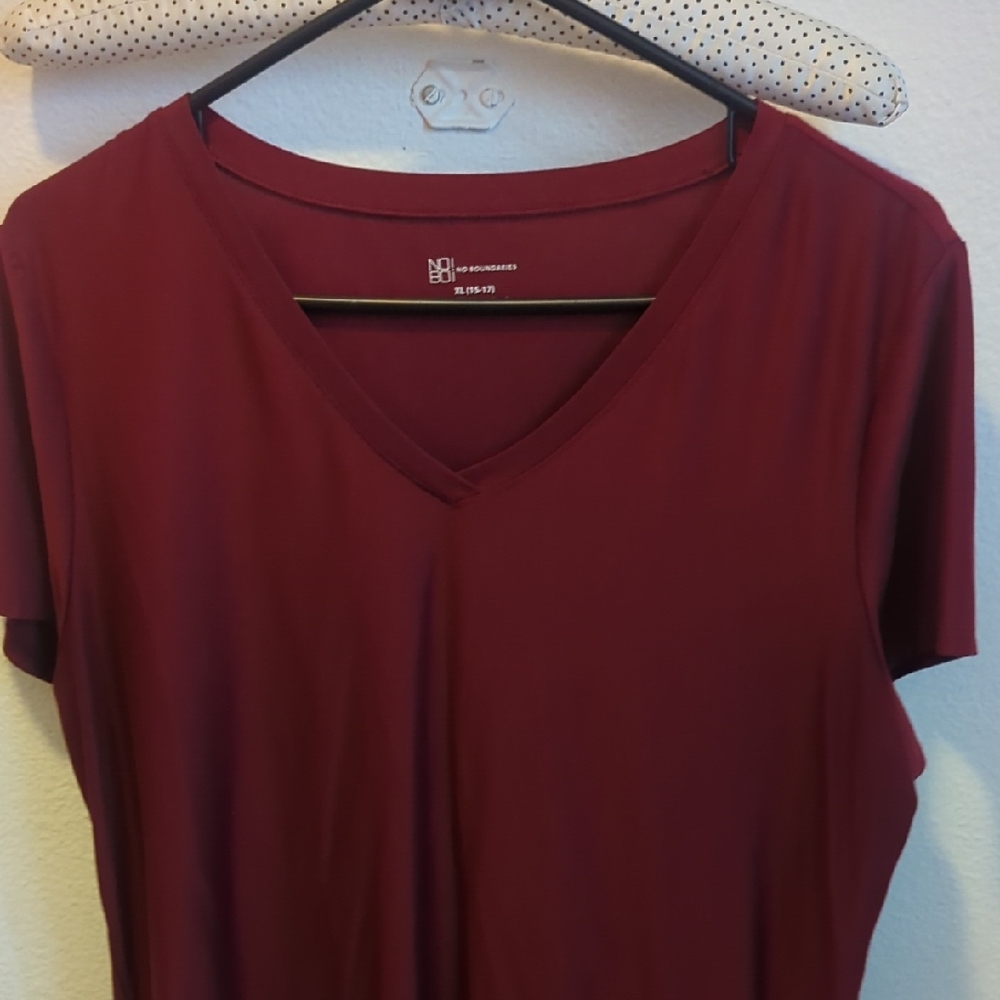 Burgundy V-Neck Short Sleeve Top